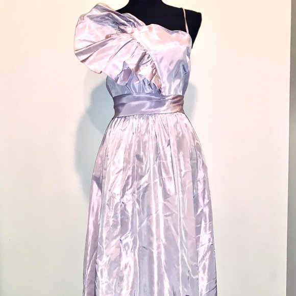 Beautiful lavender gown by Barbara Barbara size small - Picture 2 of 4